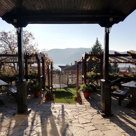 Trifon Zarezan Family Hotel Glavatartsi Exterior photo