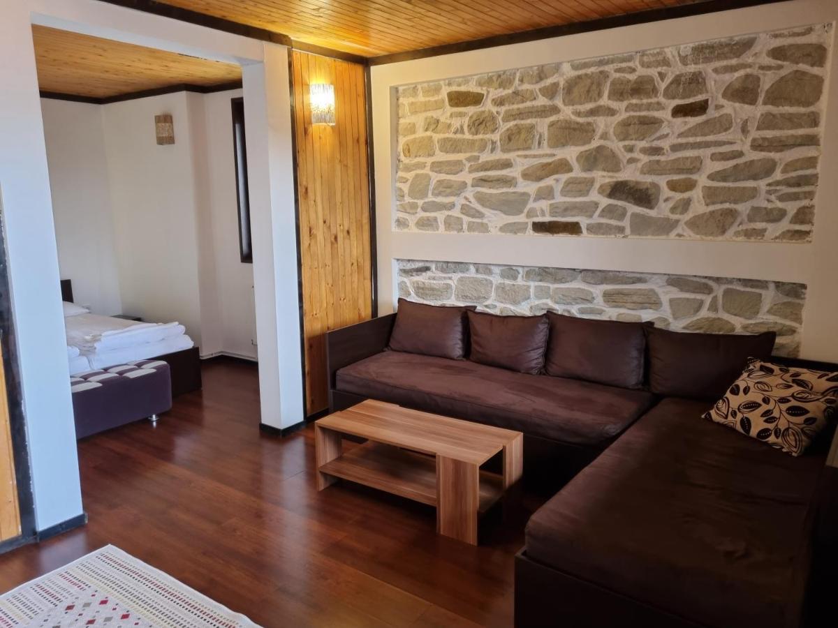 Trifon Zarezan Family Hotel Glavatartsi Exterior photo